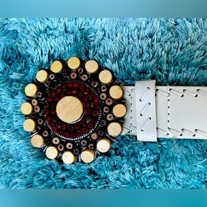 Women’s leather belt